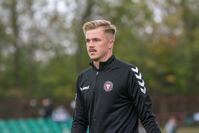 而詹姆斯 而詹姆斯